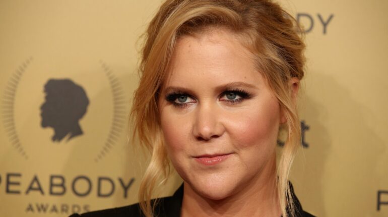 Amy Schumer body accepting Diet for pregnant women first baby giving birth health health facilities health fit health fitness health food health for you mother new moms Schumer 