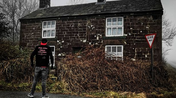 0_PAY-h_MDRUM_Abandoned_Potter_s_Cottage_UK-17