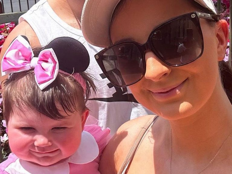 0_PRIO-Chloe-Radford-hits-back-at-mumshamers-as-she-puts-on-a-brave-face-on-family-fall-out (1)