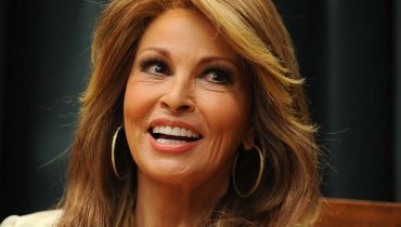 Raquel Welch Died of Cardiac Arrest and Had Alzheimer’s Disease Leading Up to Her Death