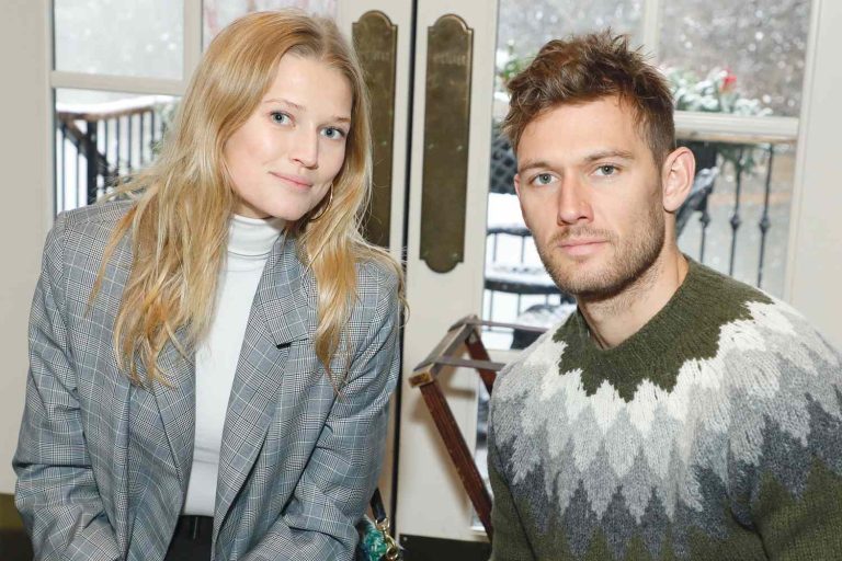 Alex-Pettyfer-and-Toni-Garrn-68435d055c2e450d8a6e8996520880b1