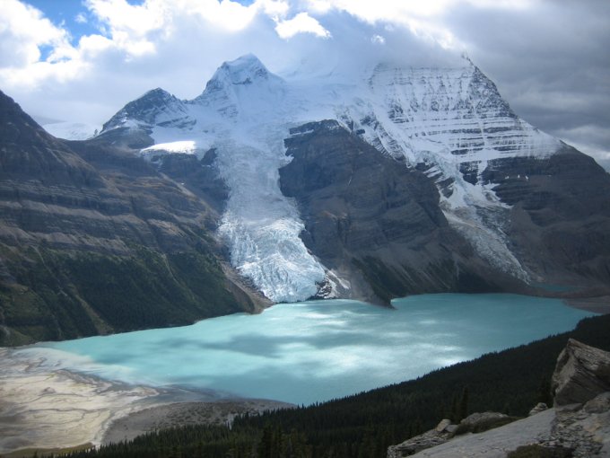 Berg Lake in the Canadian Rockies