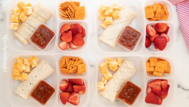 Today I have a new lunch box idea, this time with a Mexican theme.  Pack this easy burrito lunch box idea for work or school.  via @familyfresh