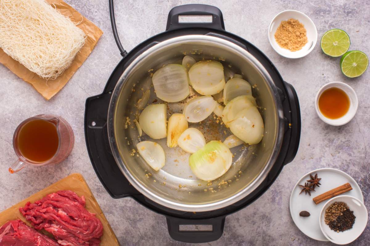 onions and garlic in instant pot
