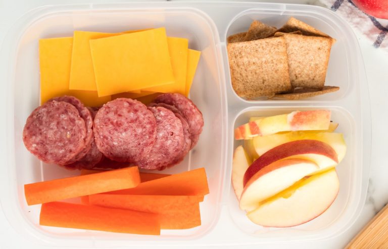 Salami-Cheese-and-Crackers-Lunchbox-Idea