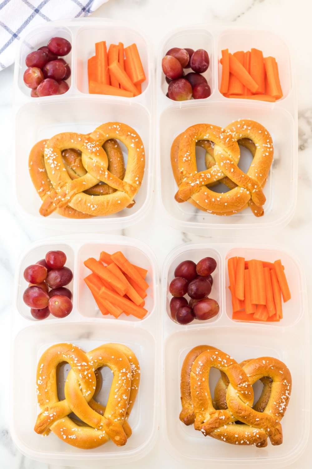 This easy soft pretzel lunch box idea is a great light school lunch idea, after school snack box kids and adults alike will love. via @familyfresh