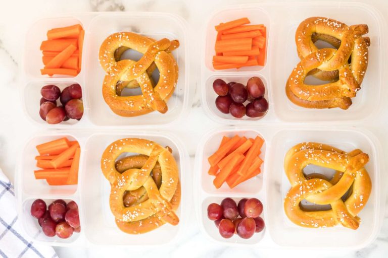 This easy soft pretzel lunch box idea is a great light school lunch idea, after school snack box kids and adults alike will love.  via @familyfresh
