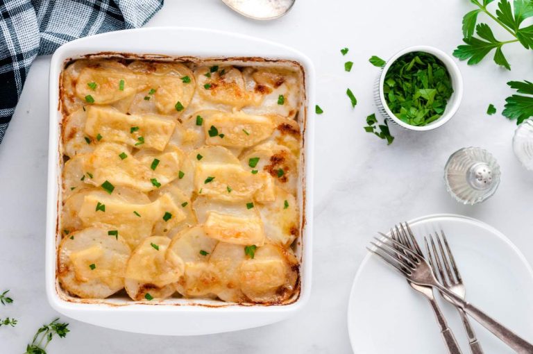 cheesy-scalloped-potatoes-with-bacon-19a