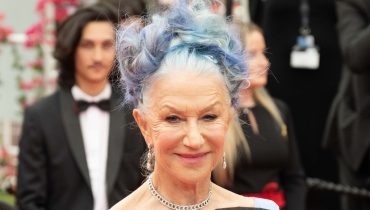 Helen Mirren unveils new blue hair as fans think they spot ‘secret sign’ for Amber Heard
