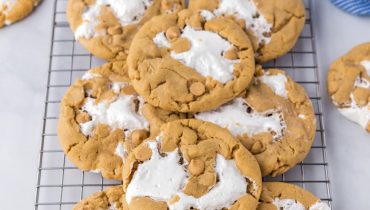 Fluffernutter Cookies – soft and chewy peanut butter cookies with swirls of marshmallow cream