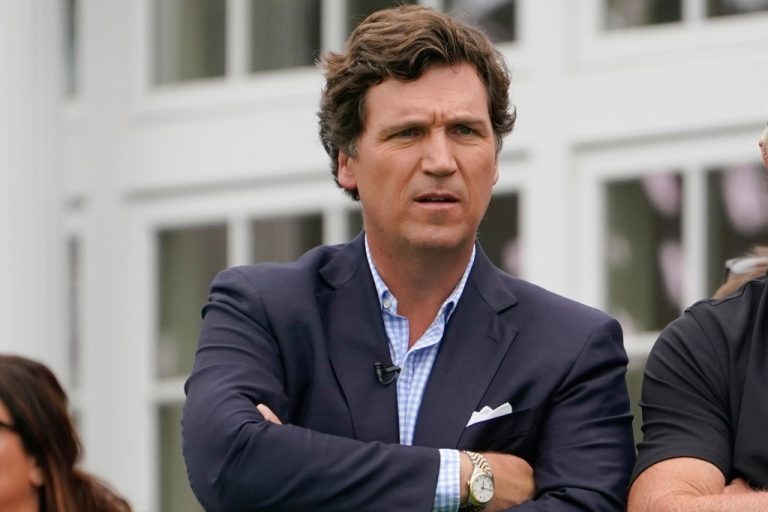 tucker-carlson-j-2022-RS-1800
