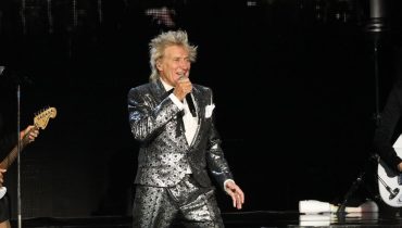 Rod Stewart announces end of a era as he makes a HUGE change to his live shows