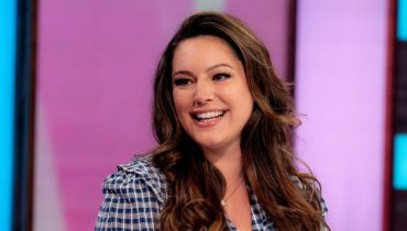 Kelly Brook reveals Hollywood star asked for her phone number after chance meeting