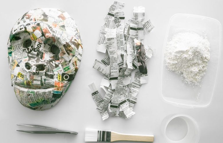 masque-et-preparation-en-papier-mache