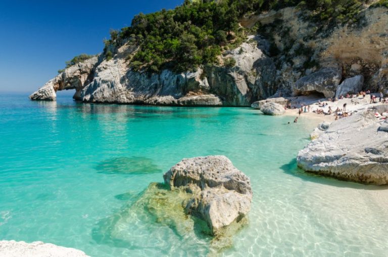 sardaigne-ogliastra-nextyle-fotolia-854×565