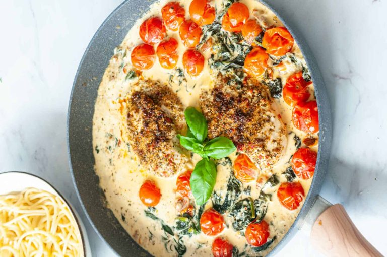 Poulet-sauce-italienne-au-Parmesan-tomate-et-epinards-3-scaled