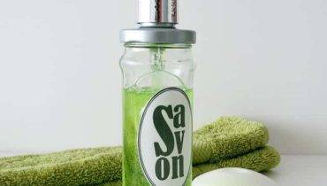 Transforming a jar into a DIY Soap Dispenser
