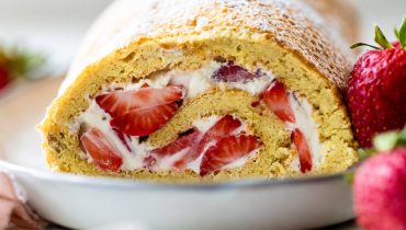 Strawberry Swiss Roll recipe