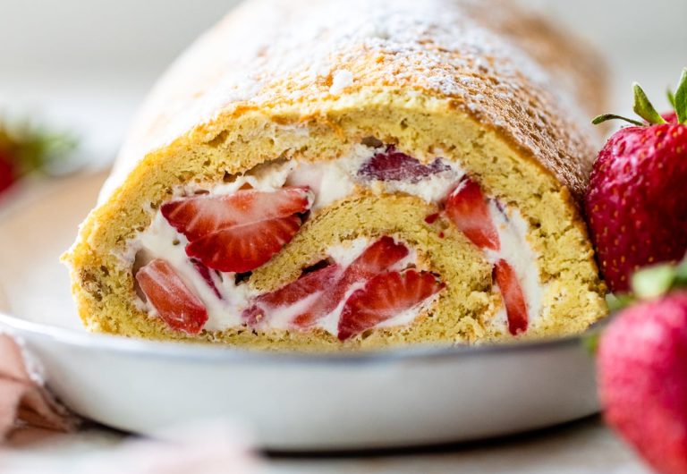 Strawberry-Roll-9.jpg