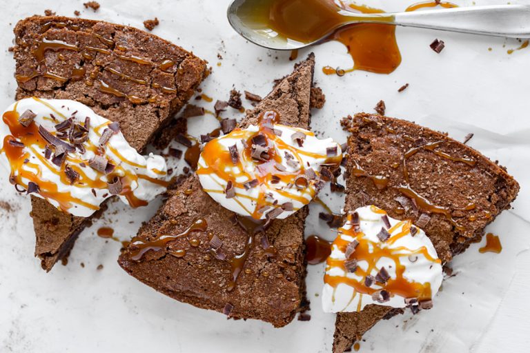 brownie-cake_thecozyapron_6