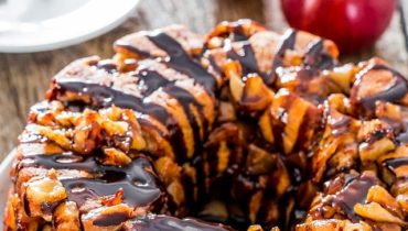 Delicious Monkey Bread Recipe Infused with Apple and Chocolate Cake