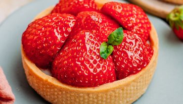Vegan strawberry tarts