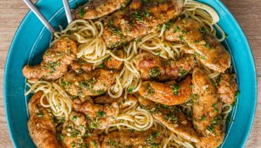 How to Make Chicken Scampi Pasta