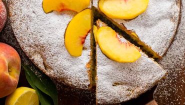 How to Make a Simple Peach Cake Recipe