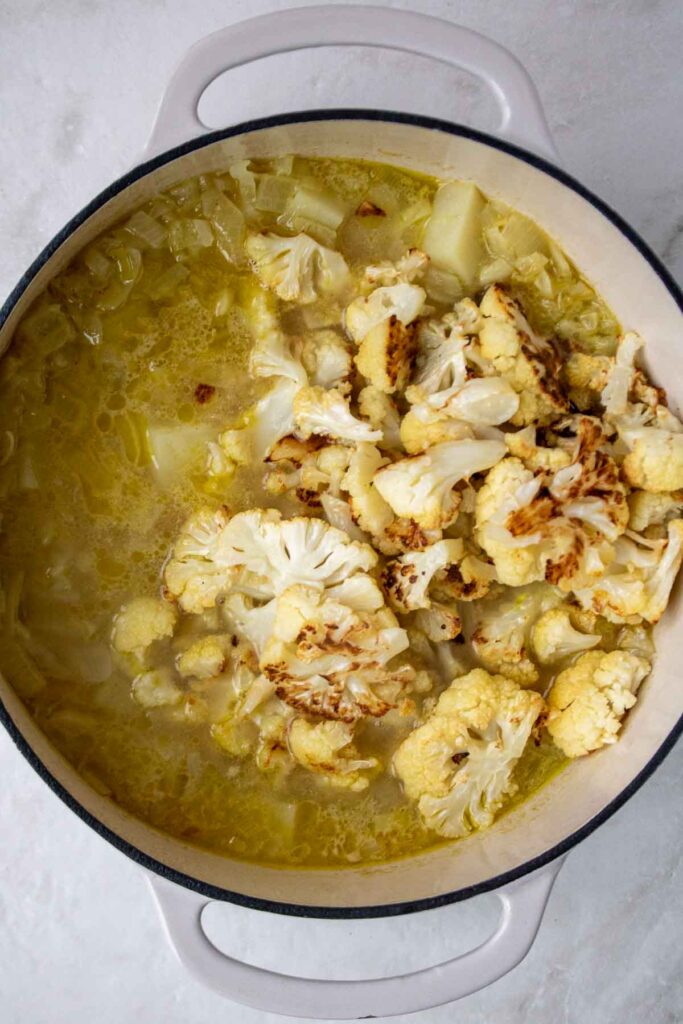 Soup broth with roasted cauliflower
