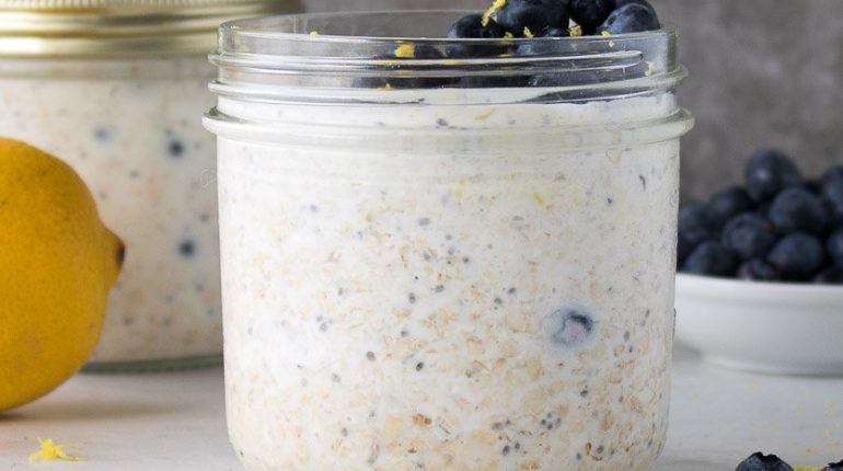 blueberries Breakfast calories chia seeds dairy-free Gluten-Free Greek yogurt Lemon Blueberry Overnight Oats meal prep nutrition oats Recipe vegan 