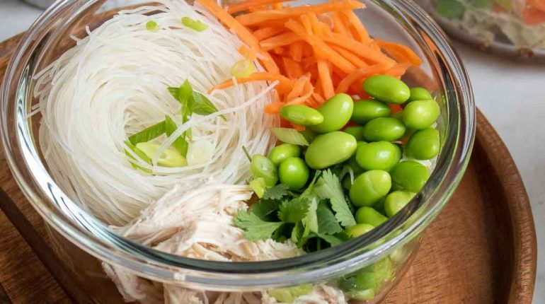 broth Chicken dietary adaptations DIY healthy lunch Homemade ingredients instant noodle cups meal prep nutrition protein-packed Recipe reheating rice noodles storage substitutions variations Vegetables 
