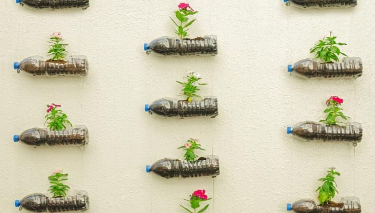 Hanging pots with plastic bottles