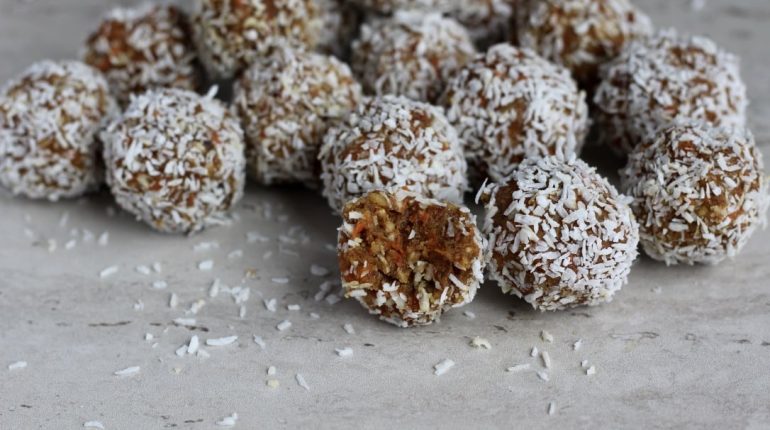 carrot cake energy bites healthy snack ingredients maple syrup moderation natural sweeteners nutrition Recipe 
