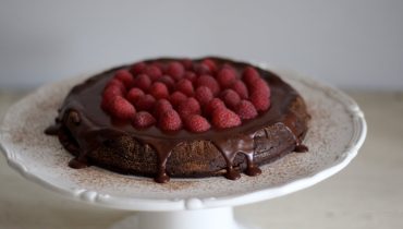 Flourless Chocolate Cake with Ganache