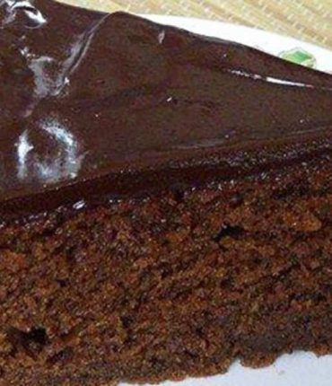 Delicious Chocolate Yogurt Cake: A Step-by-Step Recipe