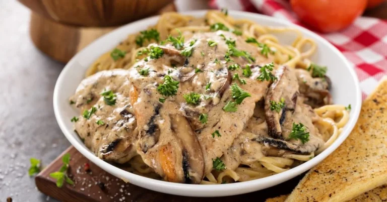 Homemade-Chicken-Marsala-with-Mushrooms-and-Gravy-Sauce-with-Bread-1024×536