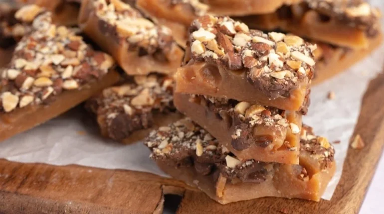 almond Almond Roca butter Candy Thermometer Caramel Chocolate Crunchy Decadent Easy flavors freezer gift Heath High-quality Homemade ingredients Irresistible Long Shelf Life. Recipe refrigerator room temperature Salt Signature Dish storage Sugar Sweet tips toffee Toffee vs. Caramel 