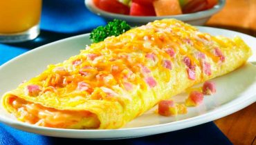 Discover a Delicious Homemade Ham and Cheese Omelette
