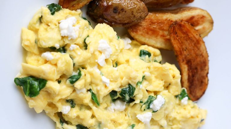 Spinach Scrambled Eggs with Feta