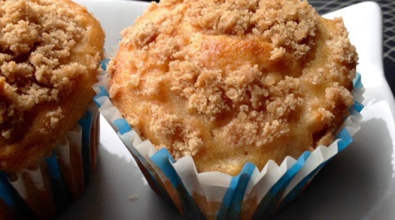 Apple Streusel Muffins Breakfast cinnamon-infused delicious dessert foodie delights fresh apples Homemade mouthwatering treat Recipe recipe share. Snack streusel topping sweet cravings. 