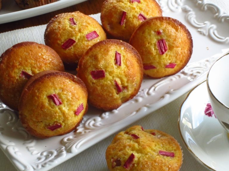 featured-rhubarb-muffins-myfavouritepastime-com_5945.jpg