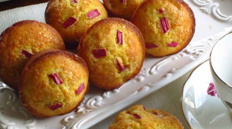 Baking Cooking delicious ingredients Instructions muffins Oven Temperature oxalic acid petioles Recipe Rhubarb 