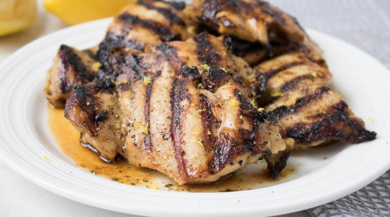 Black pepper Boneless chicken thighs easy to make Flavorful Grilled chicken thighs healthy meal Lemon flavor Lemon pepper marinade Nutritious Quick preparation. Simple Recipe weeknight dinner 