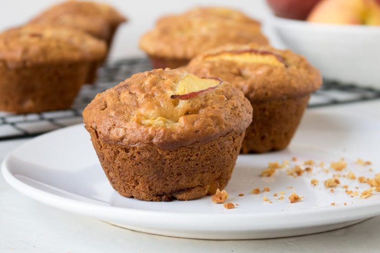 peach-oatmeal-muffins-recipe.jpg