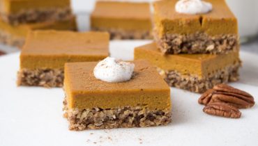 Healthy Pumpkin Pie Bars