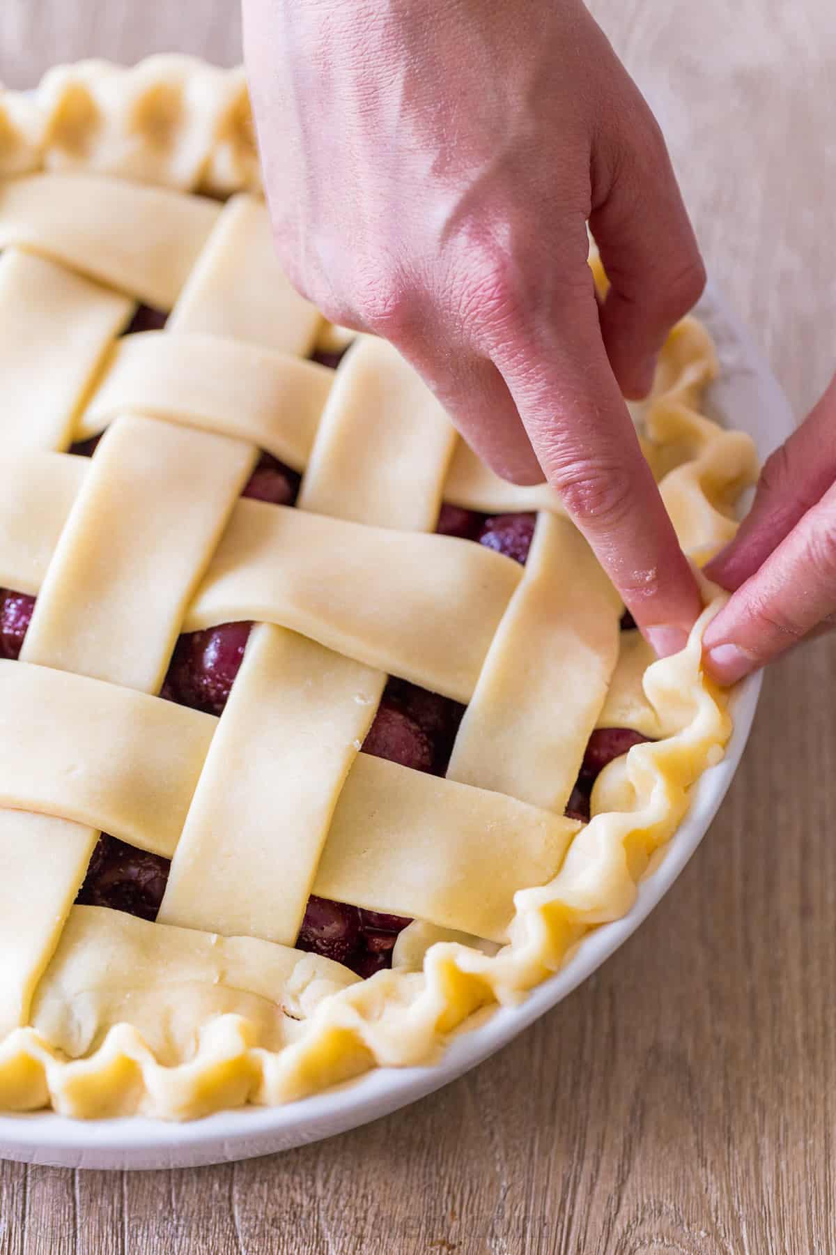 How to crimp a pie crust for cherry pie
