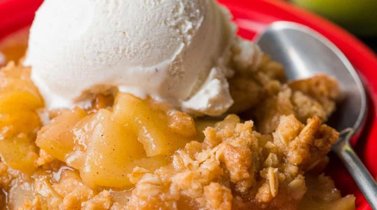 Apple Crisp Baking Filling make-ahead Preparation refrigerate reheat room temperature Topping 