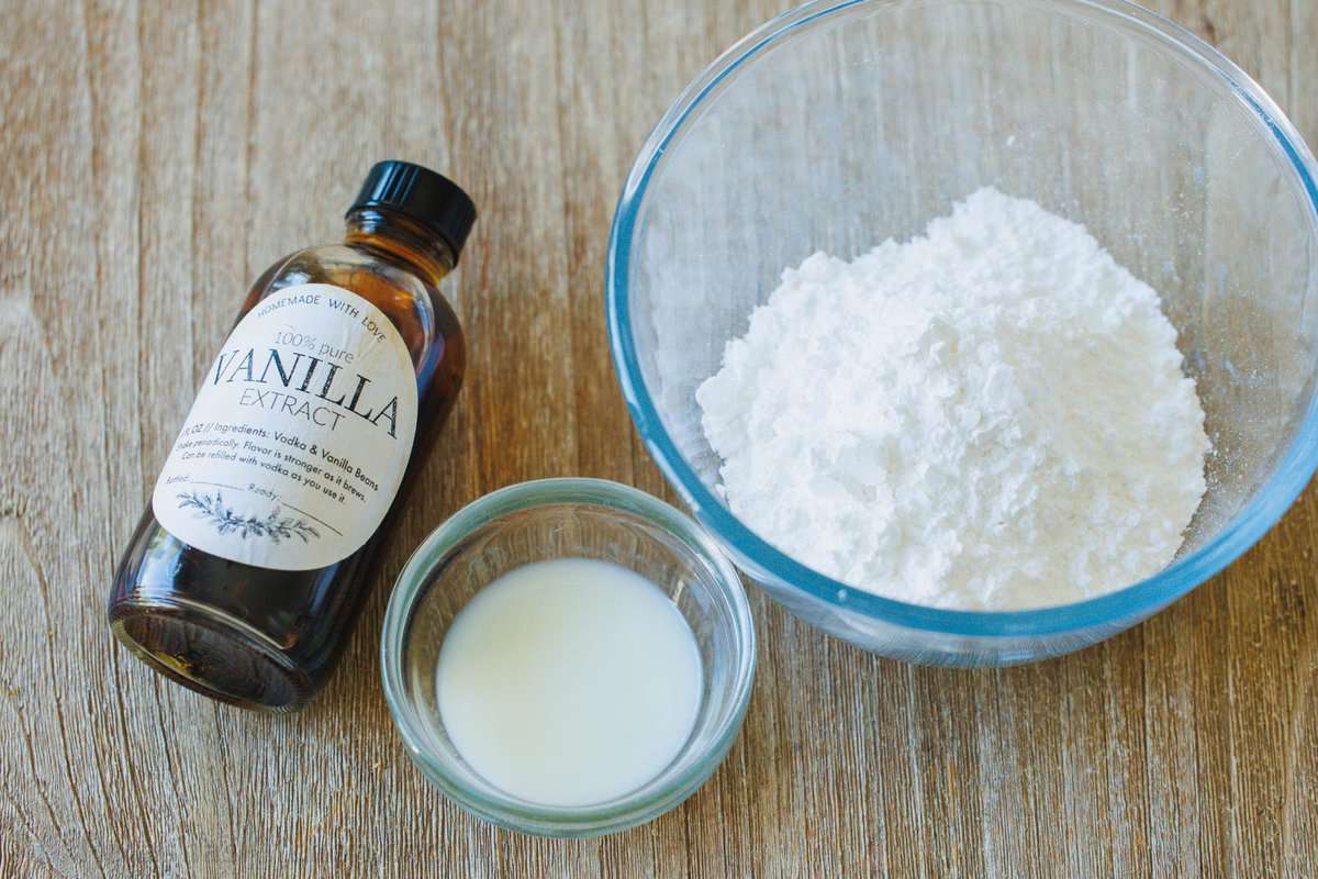 How to make vanilla glaze for classic scone recipe