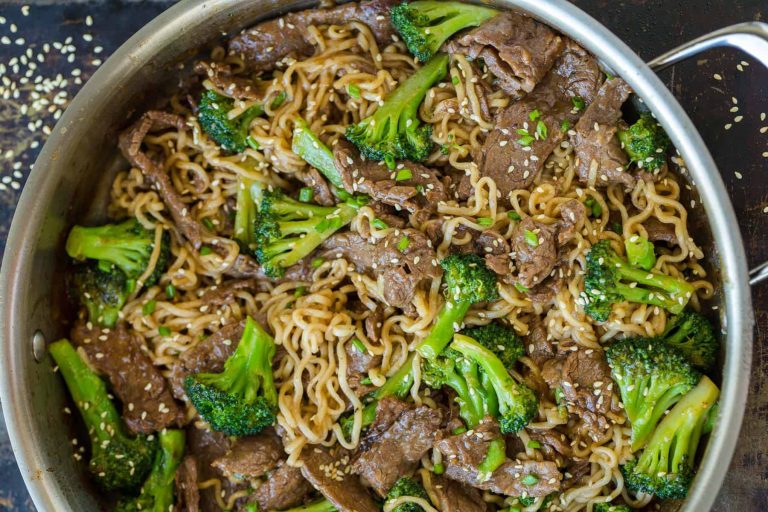 Beef-and-Broccoli-Ramen-Stir-Fry-5.jpg