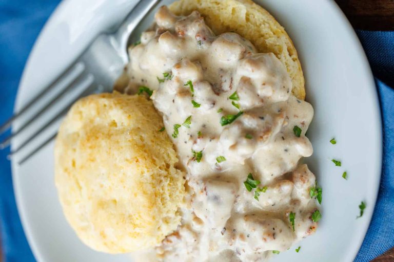 Sausage-Gravy-and-Biscuits-4.jpg